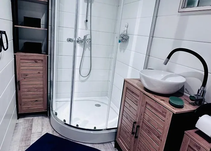 Duo Independant, Piscine Et Jacuzzi Espace Pour Vos Toutous